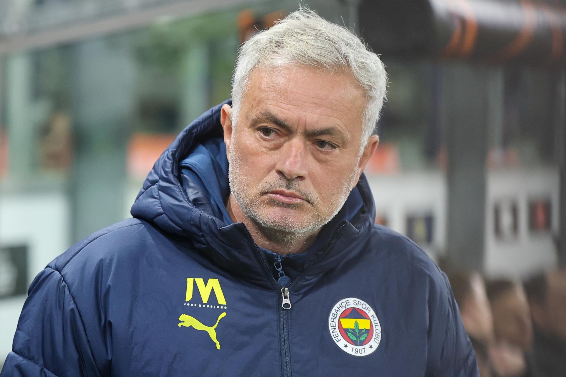 José Mourinho, exentrenador del Real Madrid y ahora en el Fenerbahçe, alabó al nuevo técnico blanco Xabi Alonso en 'El Desmarque' y dijo confiar en el olfato de Florentino Pérez.