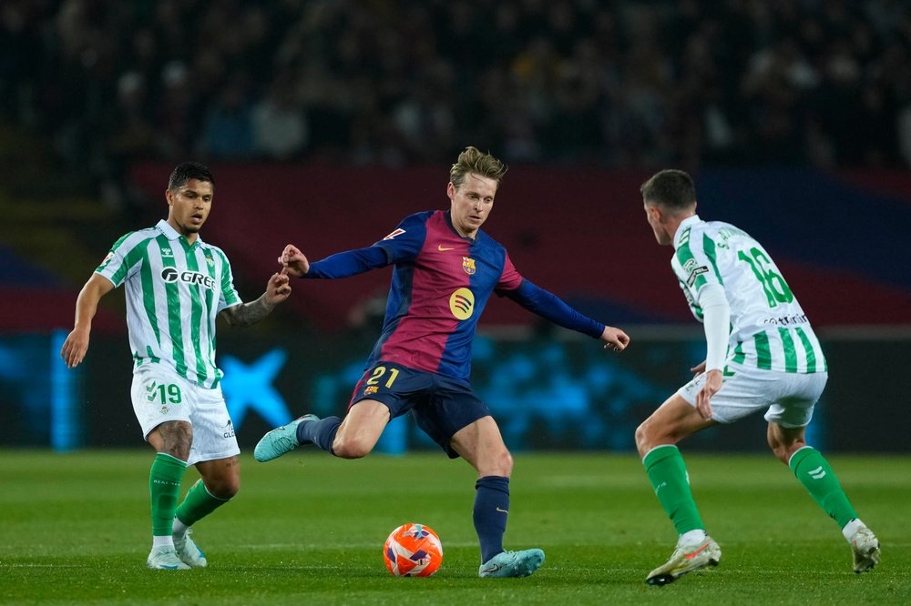 De Jong open to reduced terms for new deal. EFE