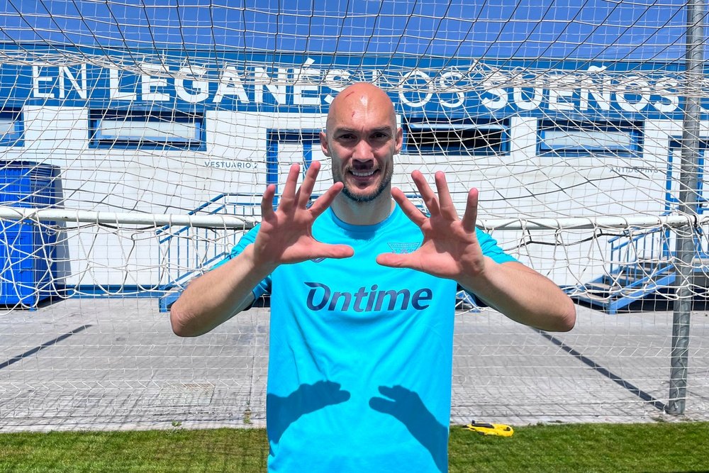 Marko Dmitrovic tiene al Barcelona entre ceja y ceja. EFE