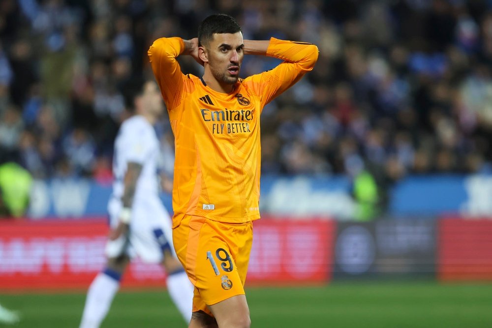 Ceballos will remain at Real Madrid. EFE