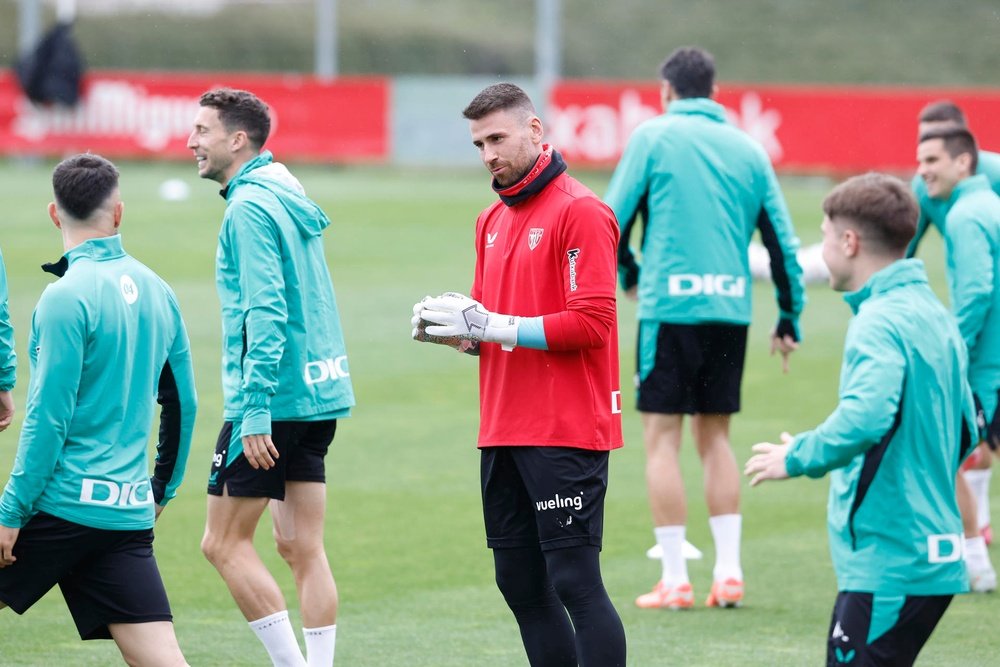 Unai Simon parla di Ronaldo. EFE