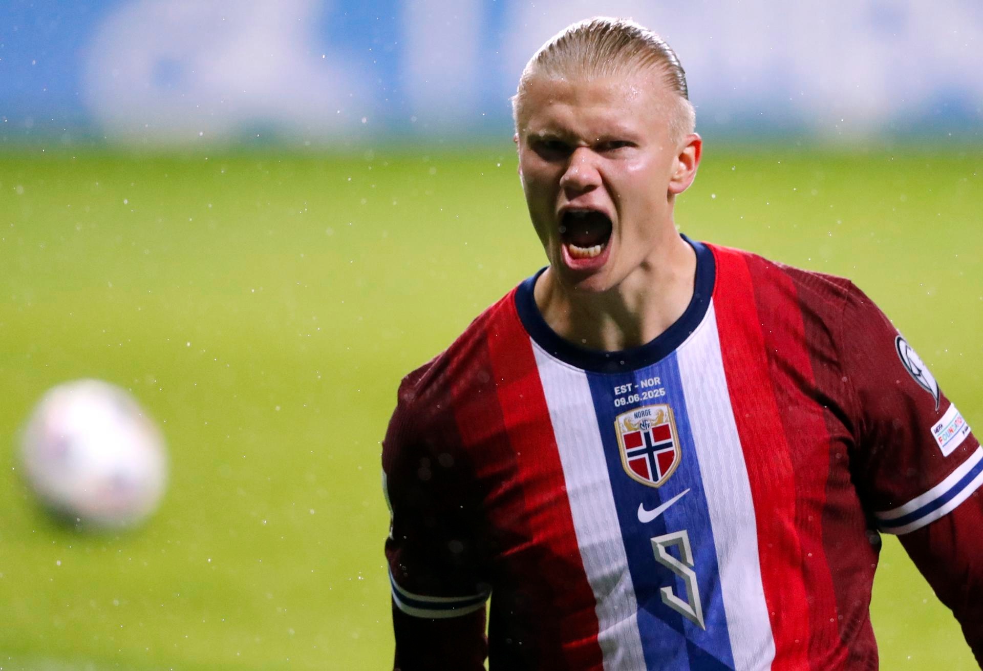 Noruega dio otro paso más hacia el próximo Mundial gracias a su victoria ante Estonia con un gol de Haaland (0-1). El delantero del City mantuvo a su país con pleno de triunfos para ampliar su ventaja sobre la repesca en 6 puntos.