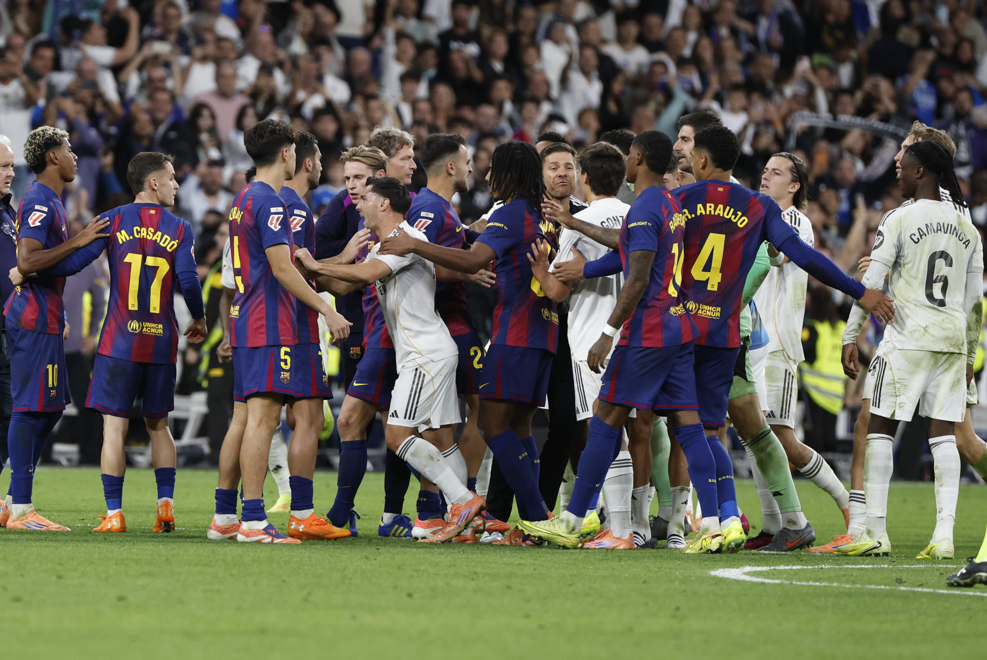 LaLiga denuncia cánticos ofensivos contra el Barça en el 'Clásico'