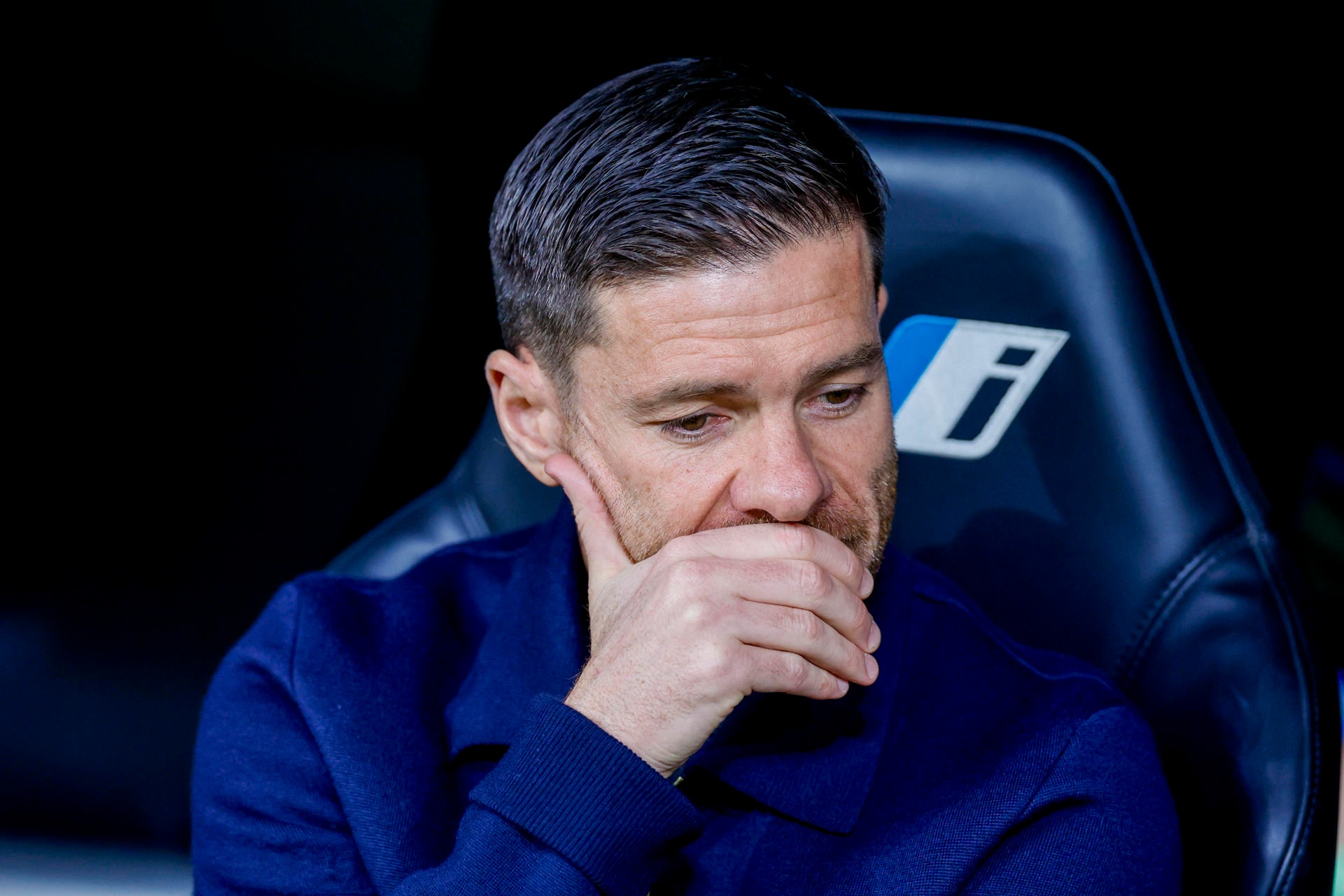 Após demissão do Real Madrid, Xabi Alonso entra na mira do Eintracht Frankfurt