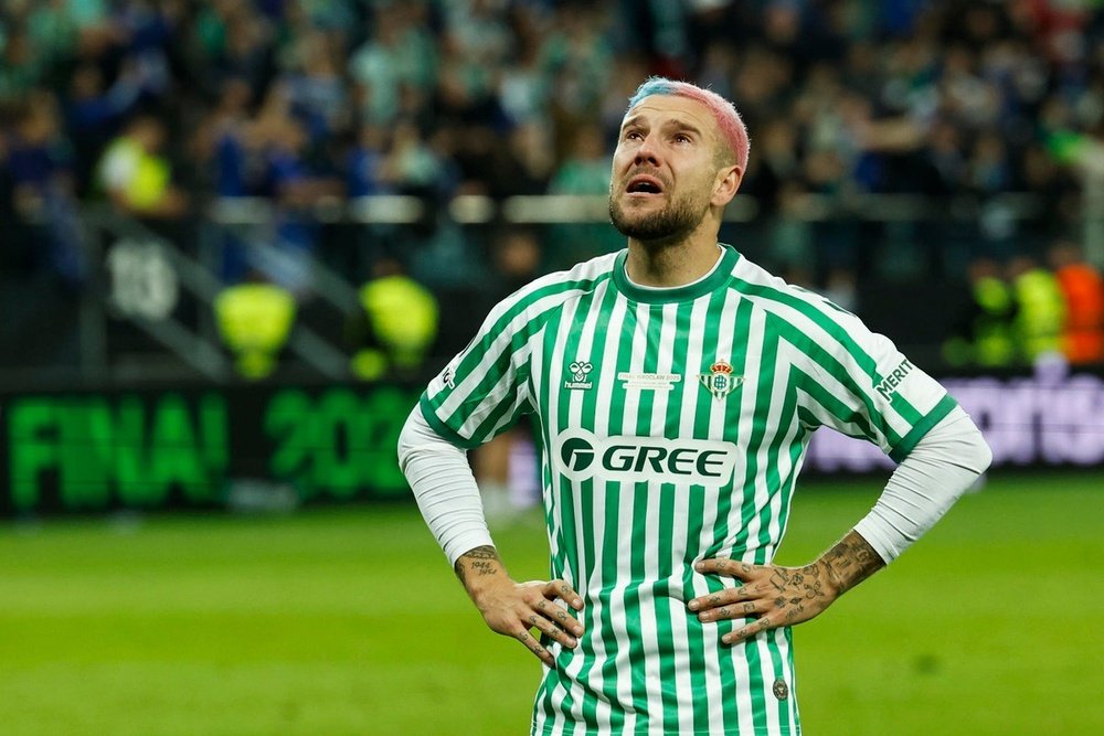 Aitor Ruibal opened up after losing the Conference League final against Chelsea. EFE