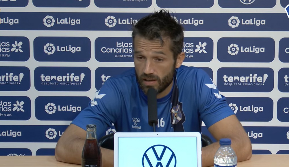 Aitor Sanz compareció en rueda de prensa para analizar el derbi ante Las Palmas. Twitter/CDTOficial
