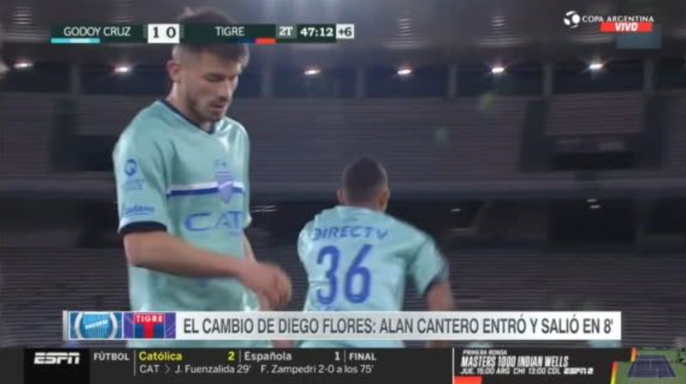 A Alan Cantero lo sacaron tras ocho minutos en el campo. Captura/ESPN