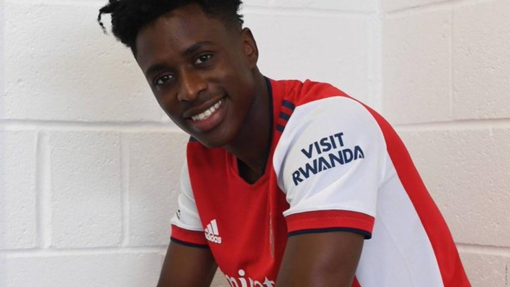 Albert Sambi Lokonga, nuevo jugador del Arsenal. Twitter/ArsenalEspanol