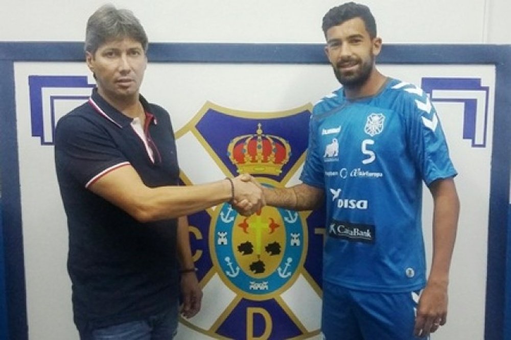 El futbolista está enfermo y no estará disponible para el duelo ante el Alcorcón. CDTenerife