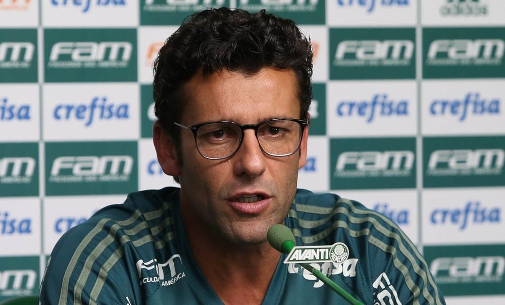 Alberto Valentim, o novo timoneiro do Botafogo. Twitter/Palmeiras