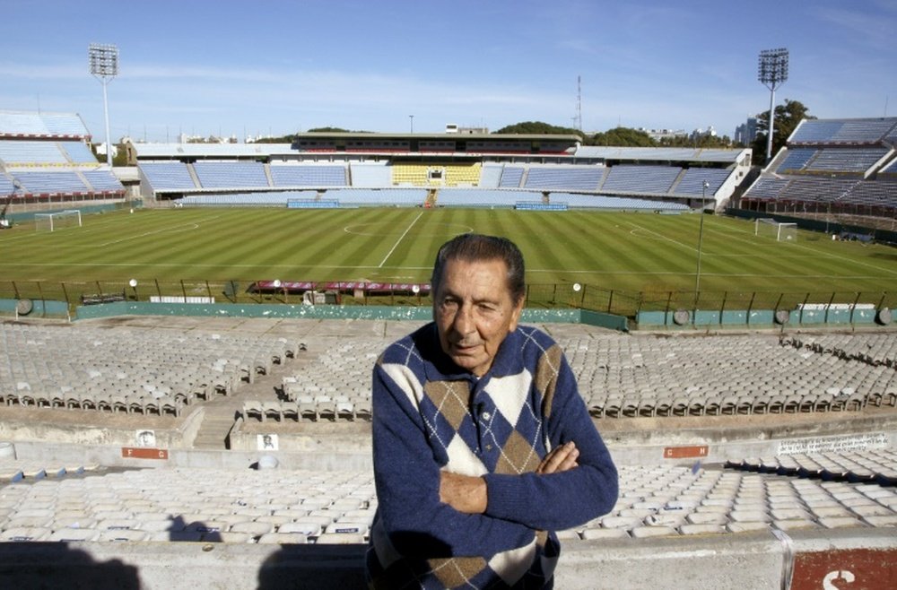 Alcides Ghiggia, the former Uruguay striker who scored the goal which won the 1950 World Cup against hosts Brazil, during an interview with AFP on May 14, 2010 at Centenario stadium in Montevideo.