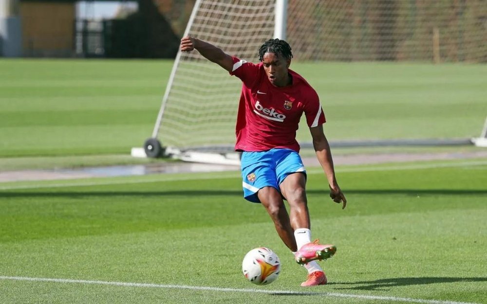 Alejandro Balde, una perla para el lateral izquierdo a punto de dar el salto. Twitter/FCBarcelona