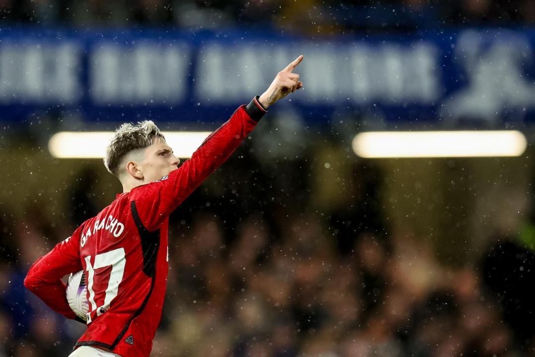 Garnacho, entre el Chelsea, el Nápoles... y seguir en el United