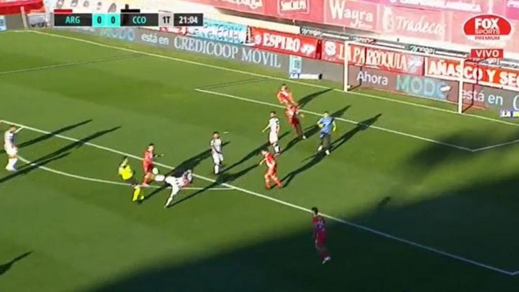 Alejandro Martínez puso la ventaja en el marcador con un voleón