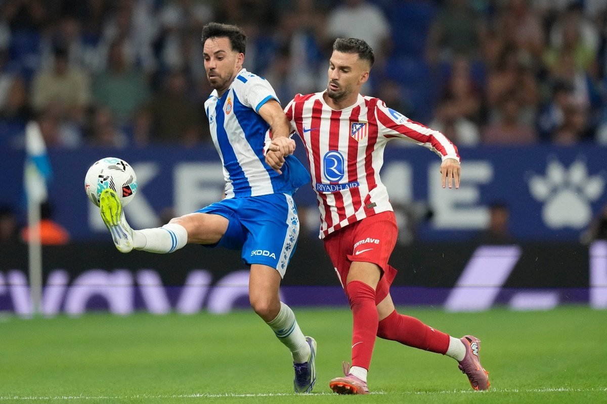 Alex Baena ruled out through injury against Elche