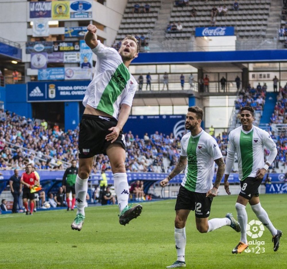 Álex Barrera anotó el primer gol en Segunda. LaLiga