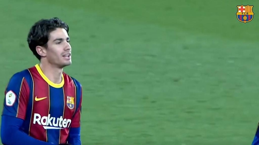 O Barça deixa Collado sem número no elenco principal e no filial. Captura/BarçaTV