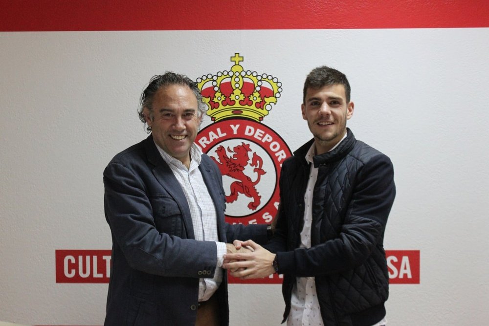 Alex Gallar amplía su contrato con la Cultural y Deportiva Leonesa. CyDLeonesa