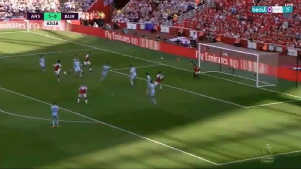 Iwobi made it 4-0 to Arsenal. Screenshot
