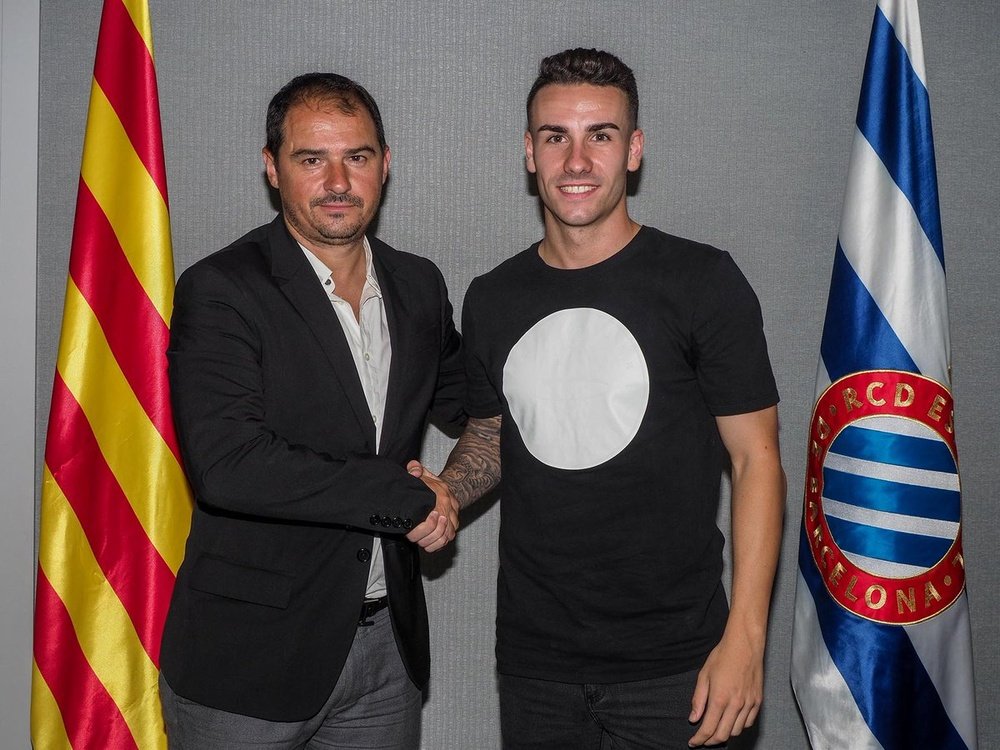 El conjunto catalán hace oficial la renovación del jugador del filial Álex López. RCD Espanyol-CEDJ