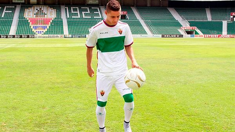Álex Moreno espera ganar al Girona para seguir soñando con el ascenso. ElcheClubdeFútbol