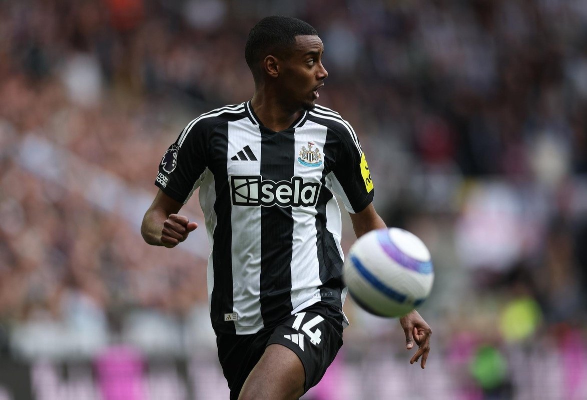 Newcastle face Arsenal test without star-player Isak