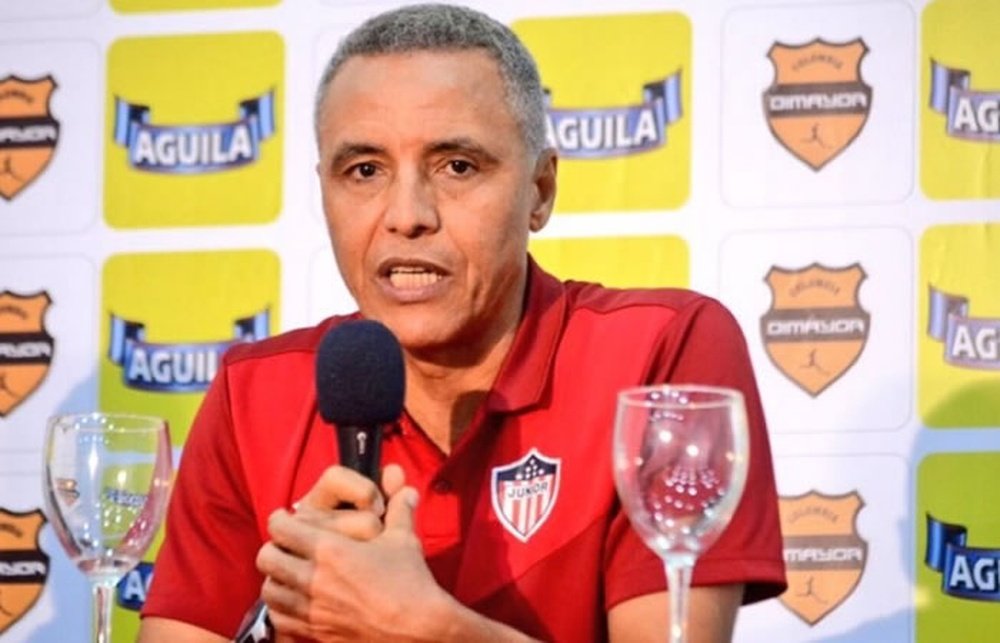 El entrenador colombiano podría dirigir al conjunto ecuatoriano. EFE