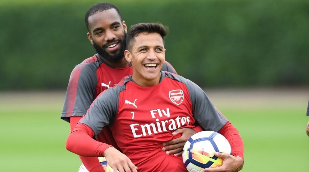 Sanchez and Lacazette in Arsenal training. Twitter