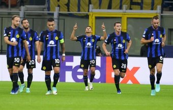 L'Inter e il Salisburgo hanno disputato a San Siro il match valido per la terza giornata della fase a gironi di Champions League. L'incontro si è concluso in favore dei padroni di casa, usciti vincitori per 2-1 con le reti di Sanchez e Çalhanoglu.