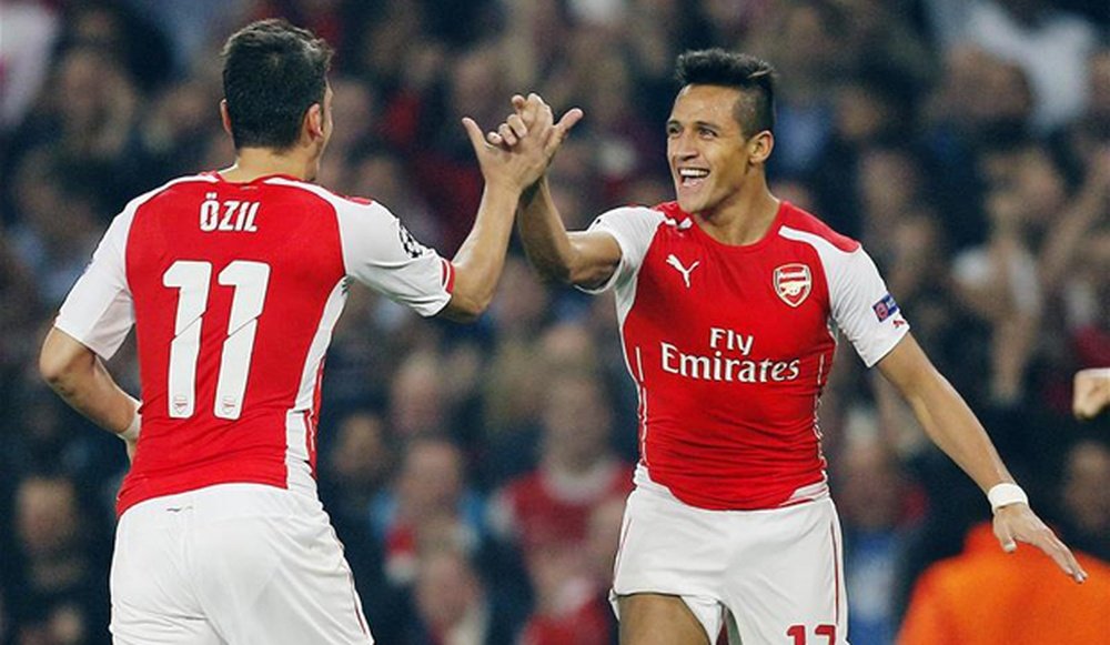 Sanchez wins award, Ozil snubbed. EFE