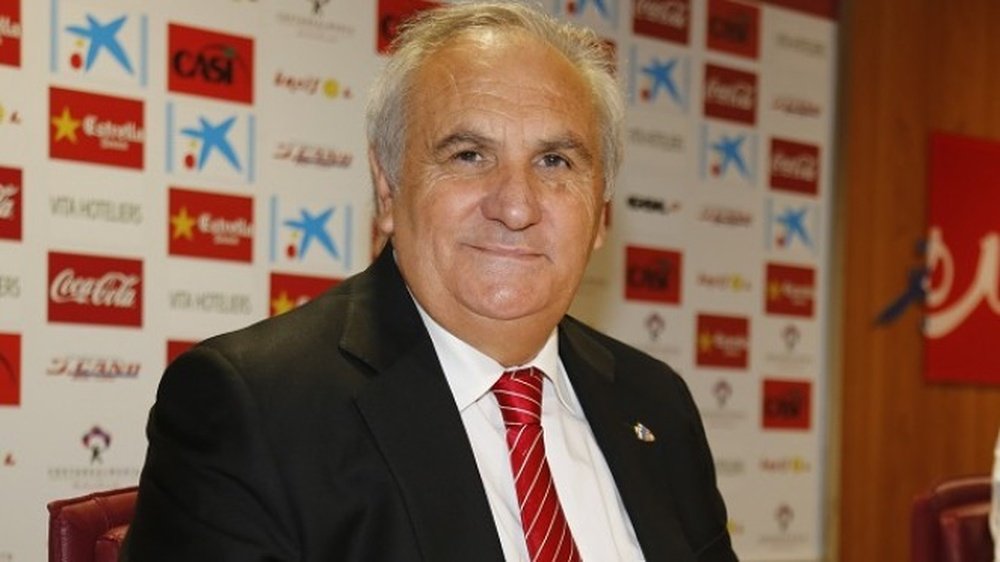 Alfonso García, presidente del Almería, aliviado por seguir en Segunda. UDAlmería