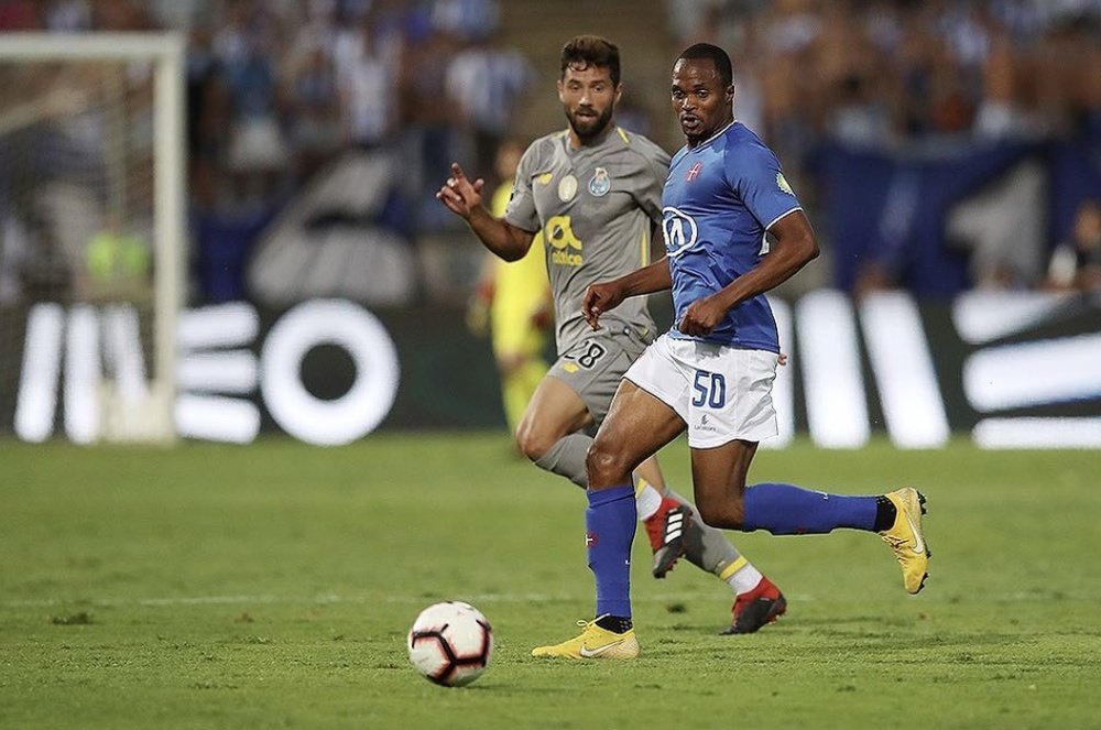 Alhassane Keita firma por el Al-Riffa de Baréin. Instagram/a_keita_50