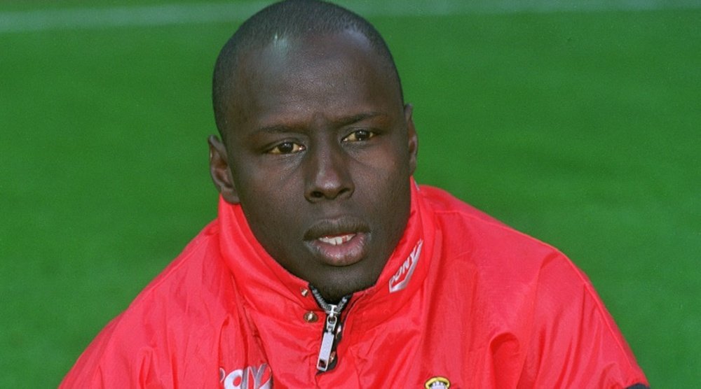 Ali Dia es recordado como el peor jugador de la historia de la Premier. DailyMail