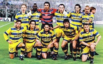 La Serie A fue la gran competición durante los últimos años del Siglo XX. Milan, Juventus o Inter acaparaban a las grandes figuras de la época, pero entre estos gigantes se coló un invitado inesperado que marcó una época: el Parma Football Club.
