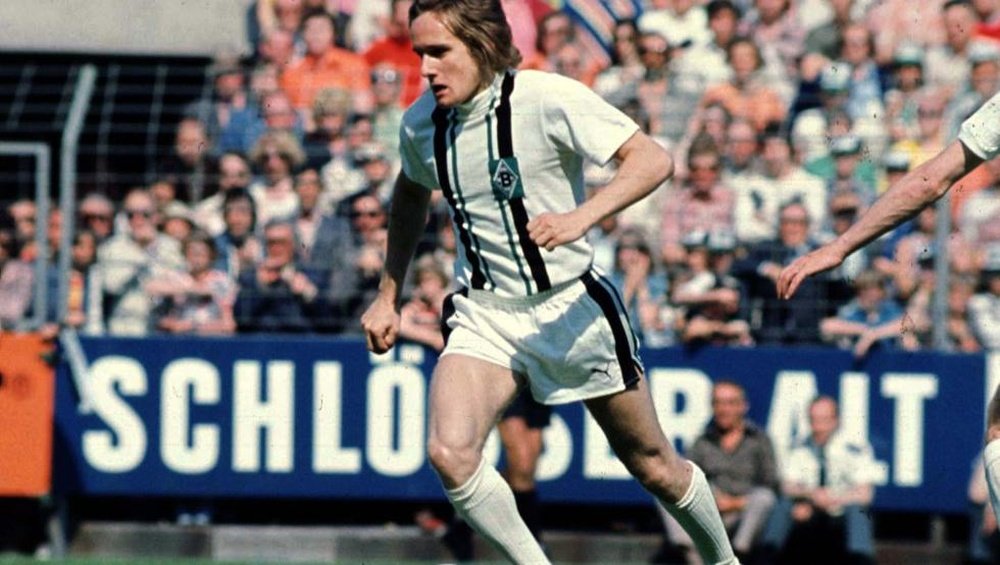 Simonsen, una leyenda del fútbol danés. EFE/SVENSIMON