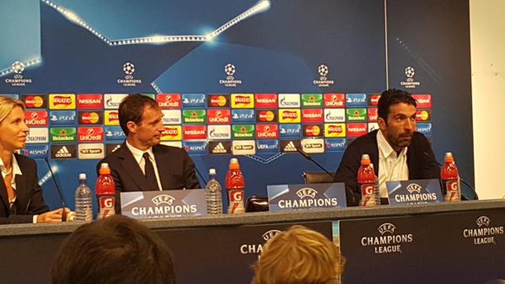 Allegri y Buffon, en la rueda de prensa previa al partido de Champions que enfrentará a Juventus y Manchester City. Twitter