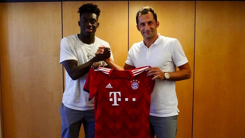 Davies has officially joined the German champions. FCBayern