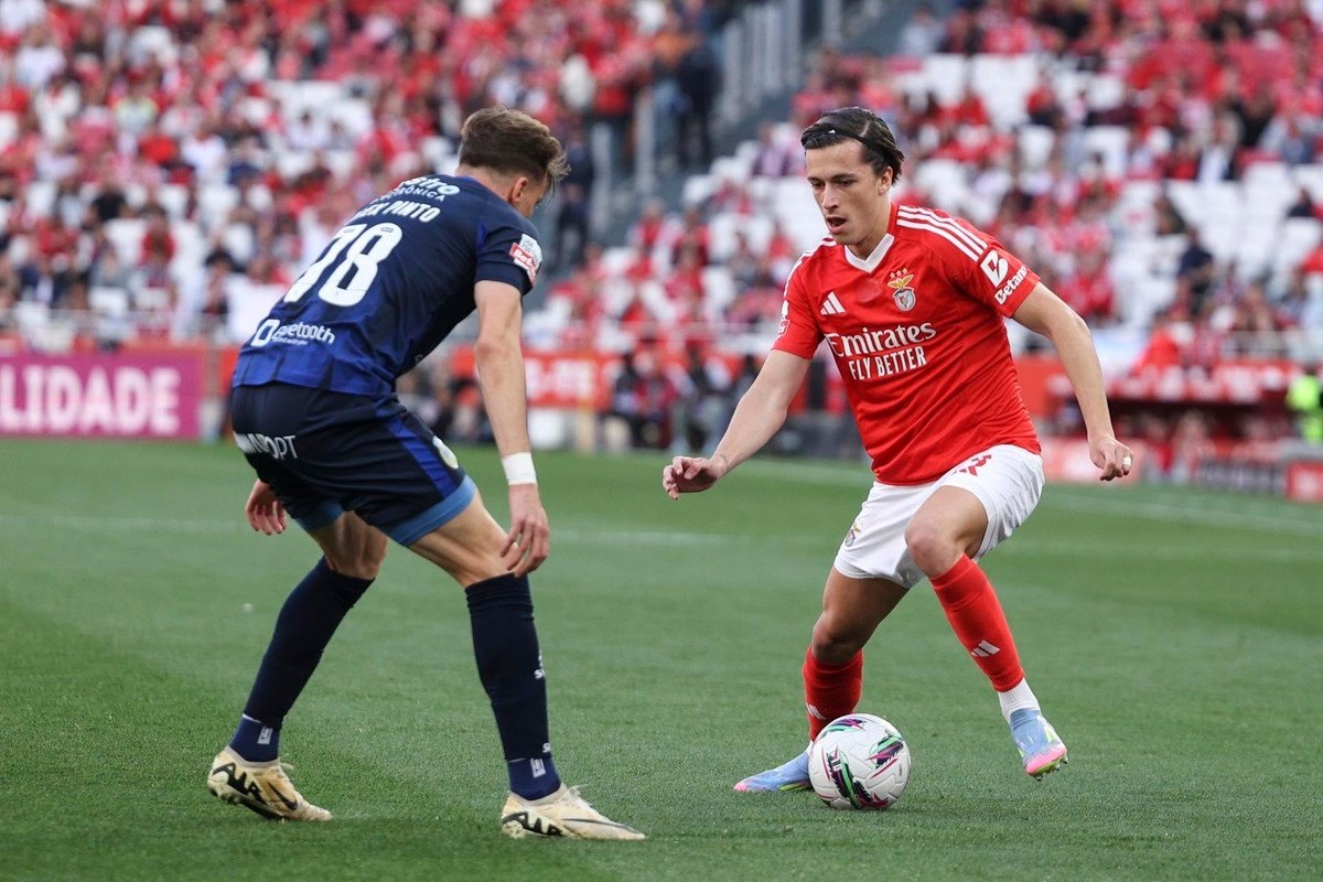 Real Madrid y Atlético pelean por Álvaro Carreras. EFE/Miguel A. Lopes