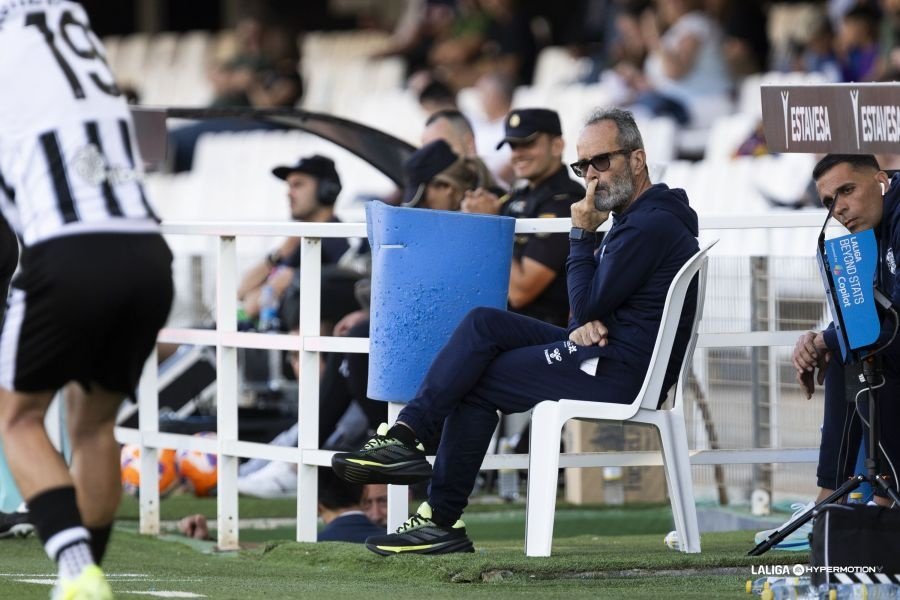Álvaro Cervera no estará en Almería por prescripción médica. LaLiga