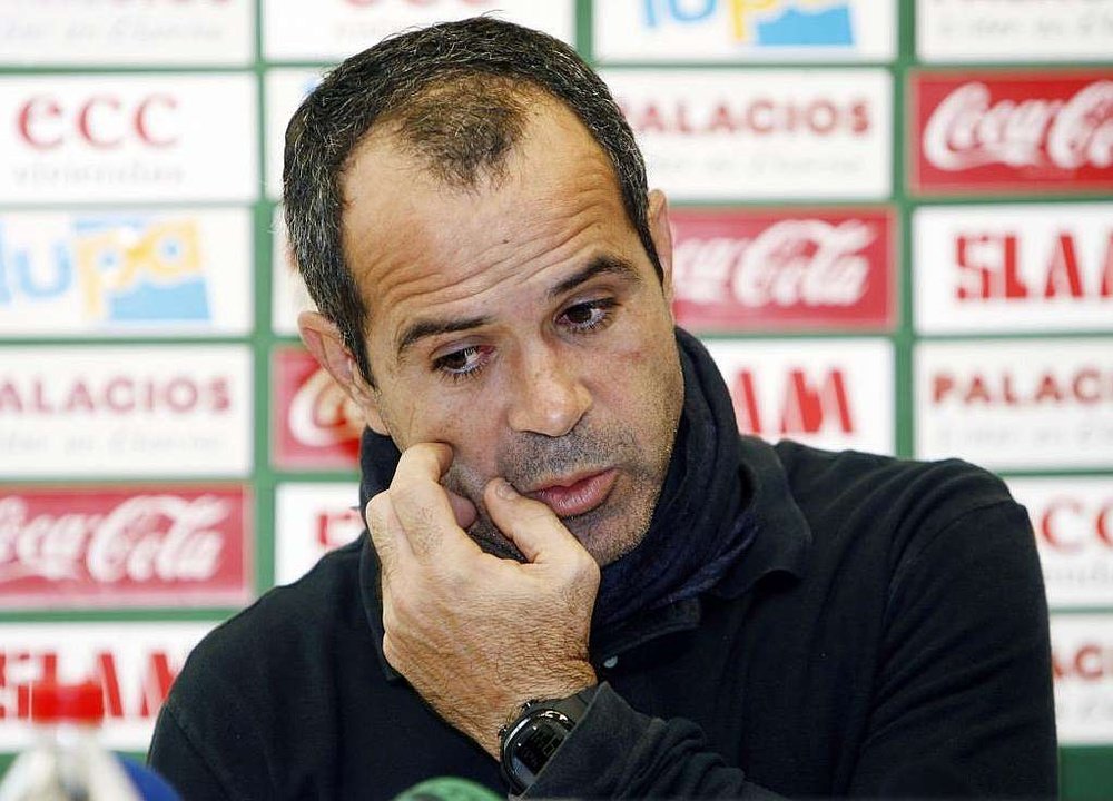 El técnico del Cádiz cree que su próximo rival juega muy bien al fútbol. EFE