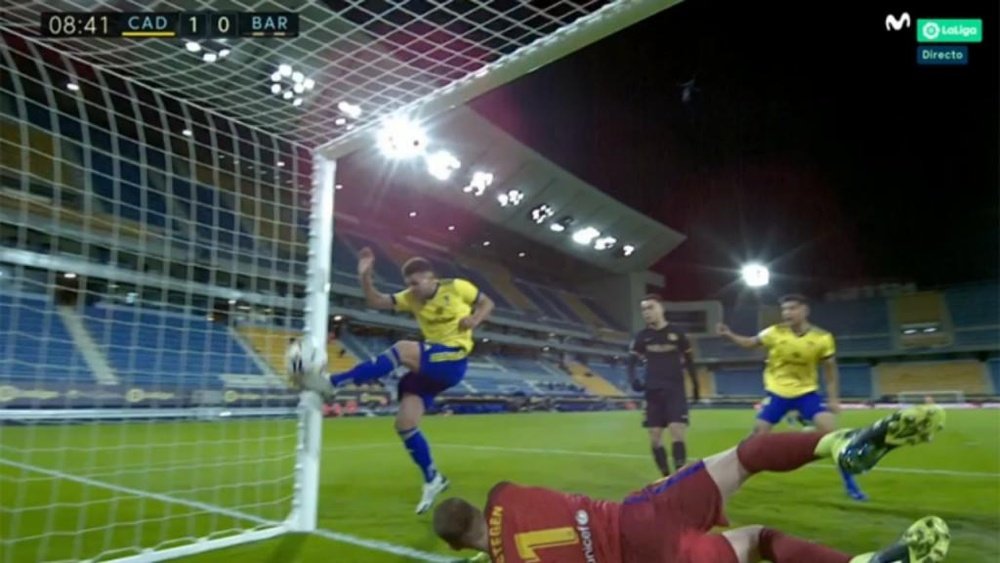 Álvaro Giménez put Cádiz up 1-0. Screenshot/MovistarLaLiga