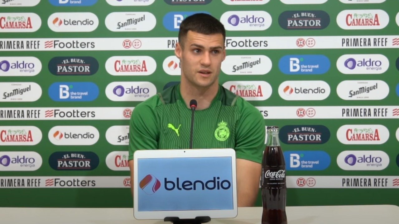 Mantilla renueva con el Racing de Santander