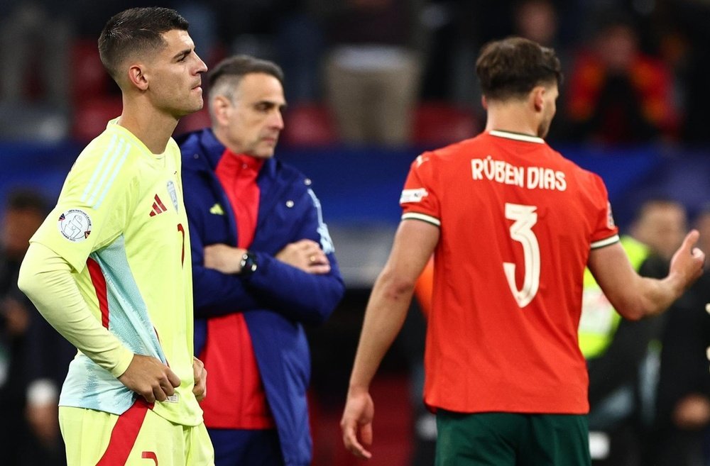 Morata se confronte aux médias après son raté. EFE/EPA