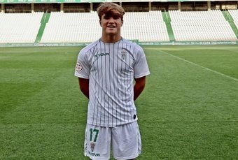 Le Cordoba CF a annoncé ce lundi matin le décès du jeune joueur de 18 ans, Álvaro Prieto, qui avait disparu depuis vendredi à Séville.