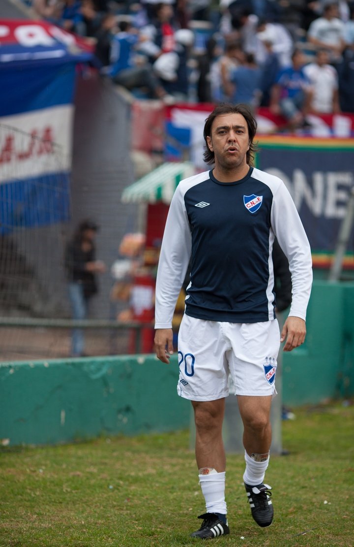 Álvaro Recoba se siente 'retirado' del fútbol pero no descarta volver a jugar