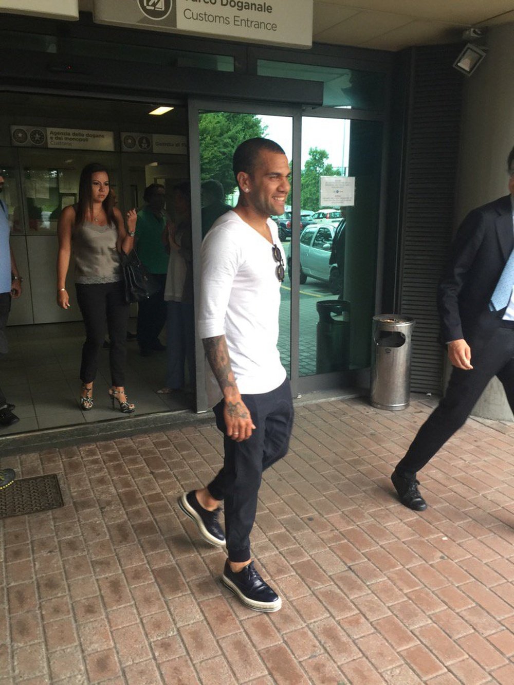 Alves arrives in Turin ahead of his medical. JuventusFC