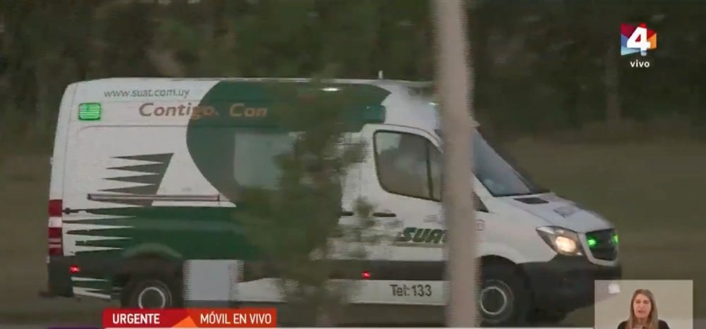 Suárez left in an ambulance. Captura/Telenoche