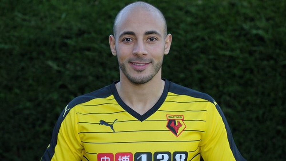 Amrabat, con la camiseta del Watford. Twitter