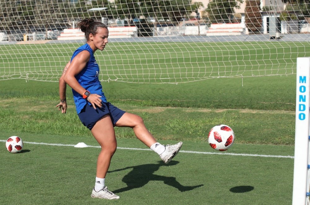 Lomba afirmó que existe una guerra de egos en el fútbol femenino. @Anair16