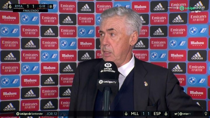 Ancelotti concede entrevista após o empate diante do Girona no jogo de LaLiga 22-23.Print/LaLiga